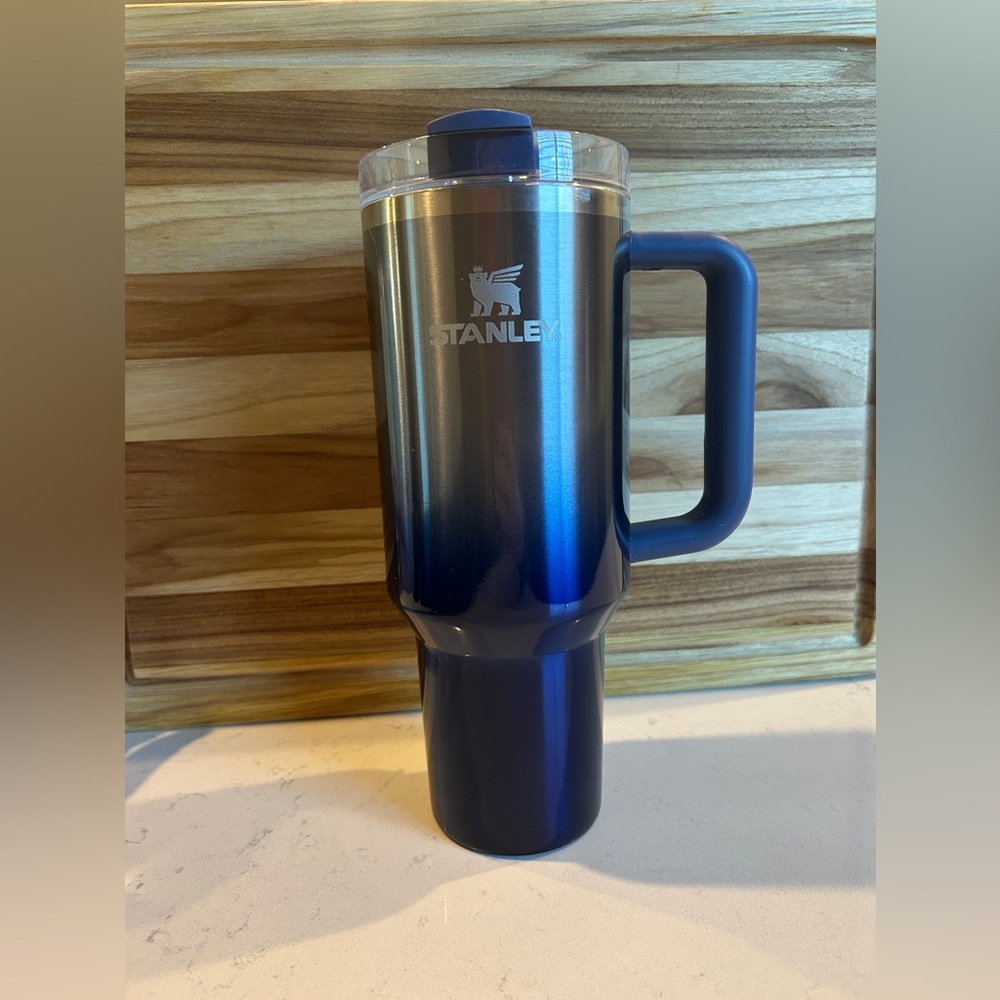 Stanley 40oz Quencher - Ombré Blue - Gently Used